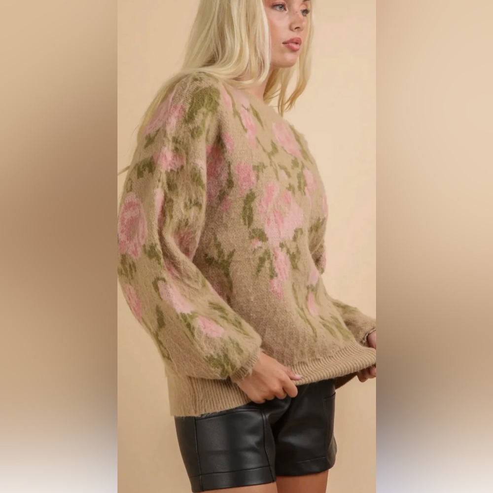 Soft, comfy Floral Patterned 
Boutique style sweater size small